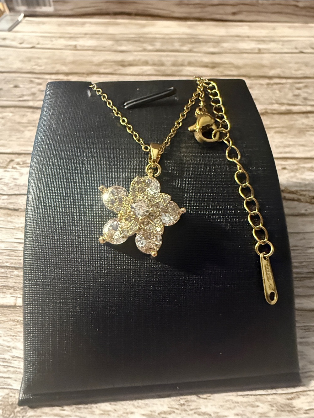 Gold Plated On Stainless Steel Floral Crystal Pendant Spinner Necklace - Elegant